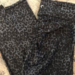 ZYIA blue leopard hi rise scrunch detail leggings
